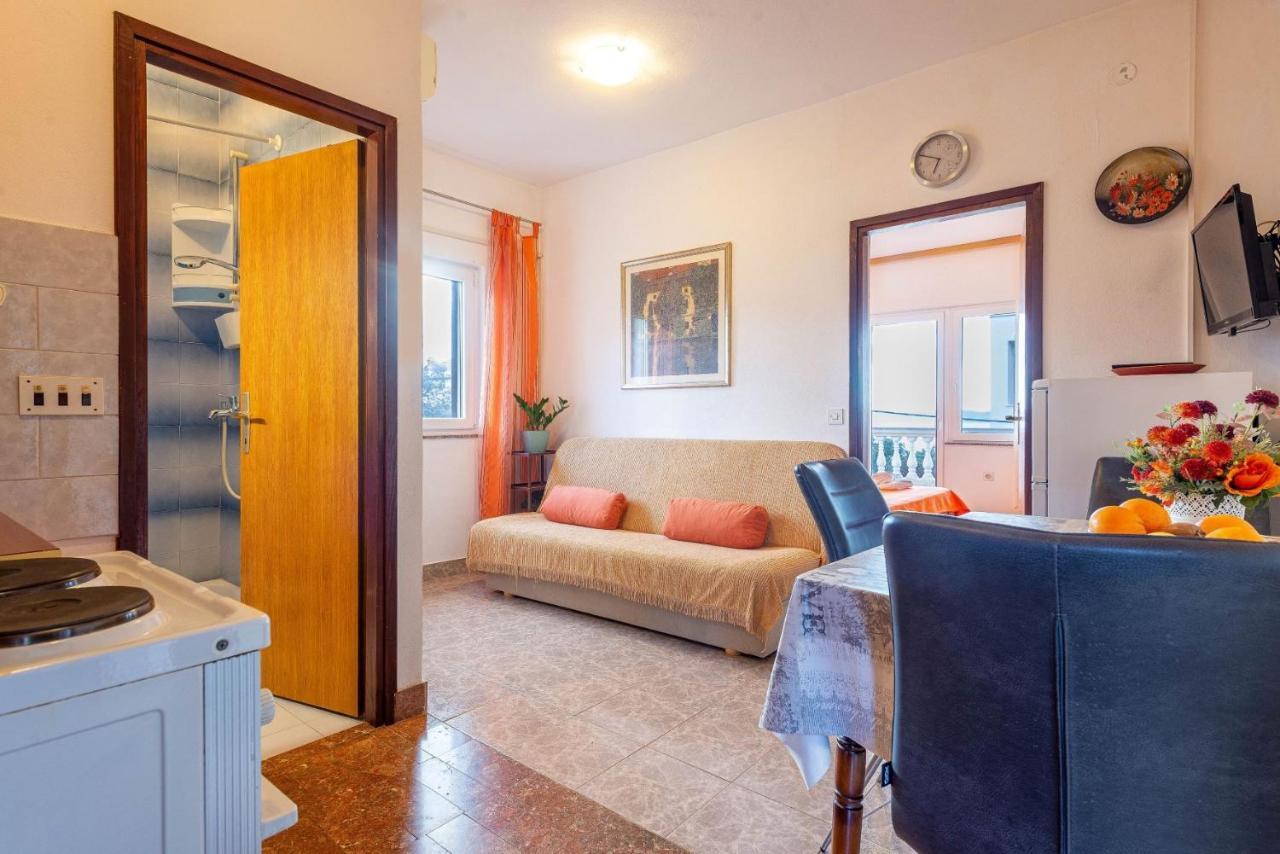 Family friendly seaside apartments Kozino, Zadar - 5749 Petrčane Exterior foto